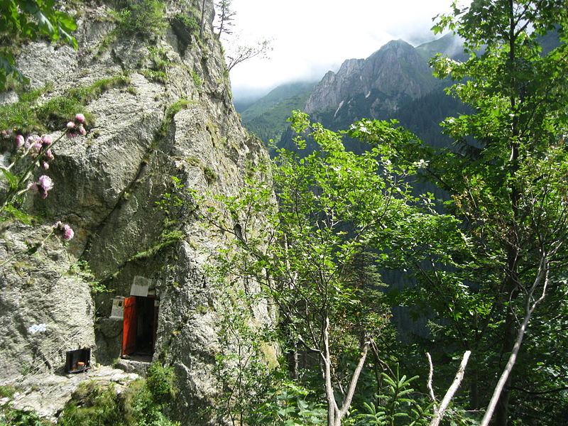 
Boca's hermitage in Valea Sâmbetei in de Făgăraș Mountains, waar hij zich schuil hield voor de Securitate
